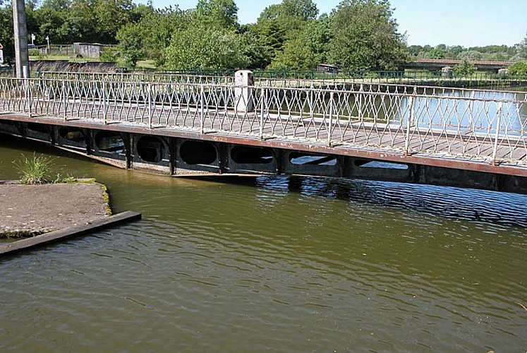 Ancien pont tournant de Jorquenay