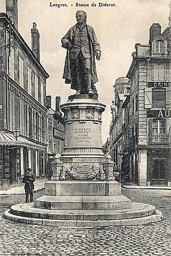 Carte postale de la statue Diderot à Langres