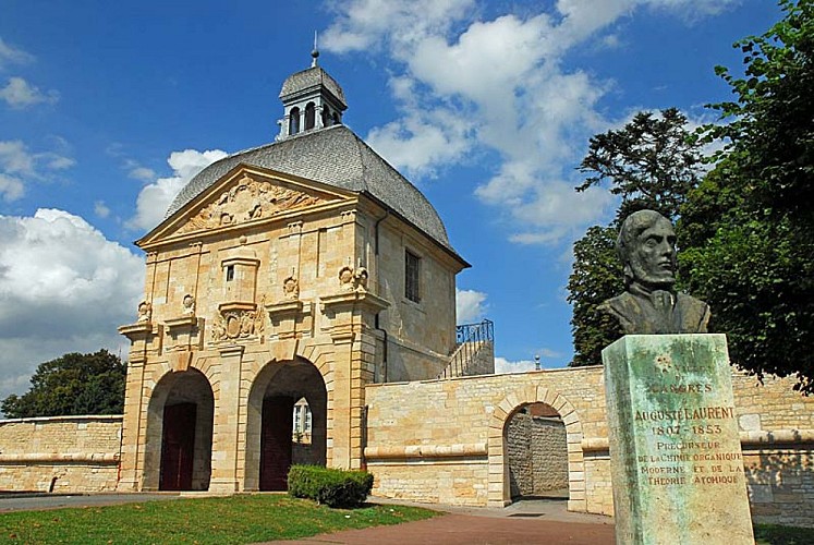 Porte des Moulins à Langres