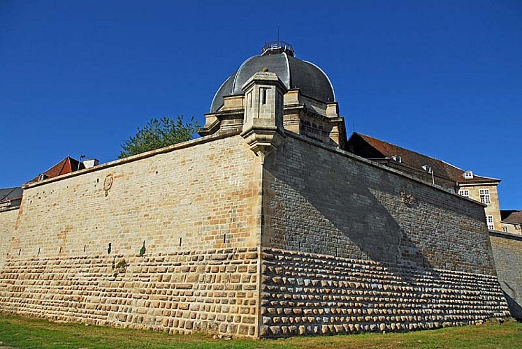 Tour Piquante à Langres