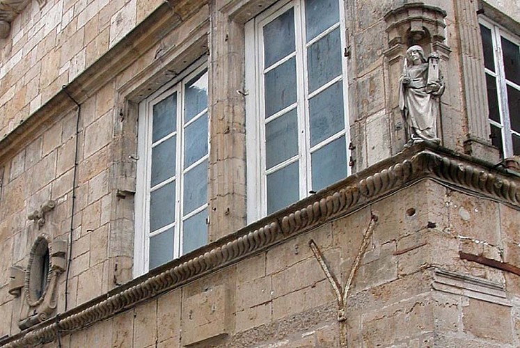 Niche rue Jean-Roussat à Langres