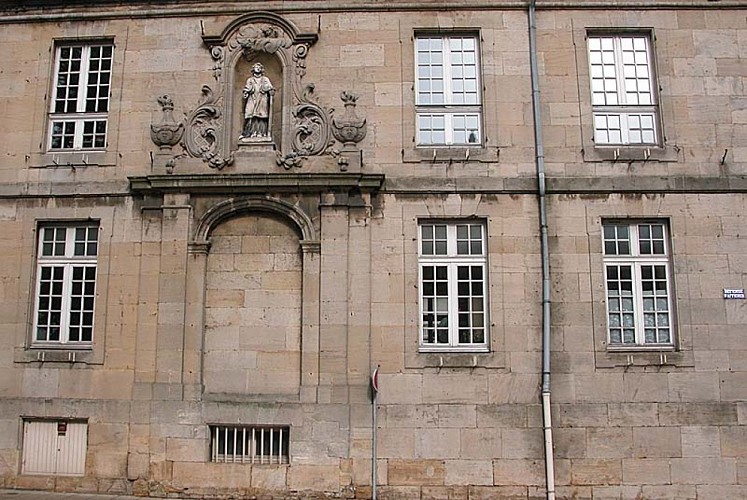 Ancien hôpital Saint-Laurent à Langres