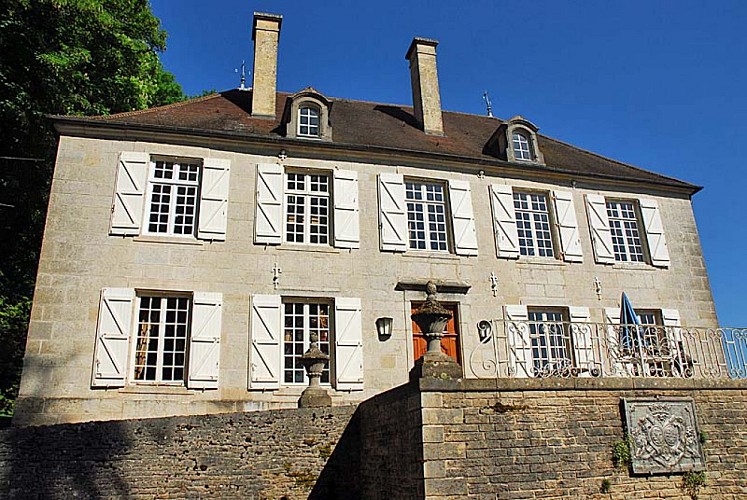 Château épiscopal de Montsaugeon