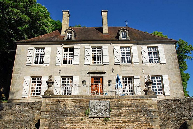 Château épiscopal de Montsaugeon