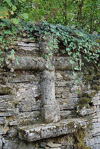 Croix à Montsaugeon