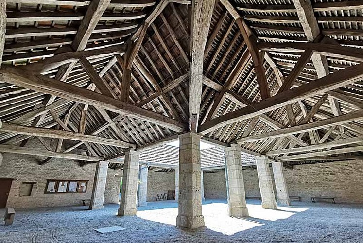 Halles de Montsaugeon