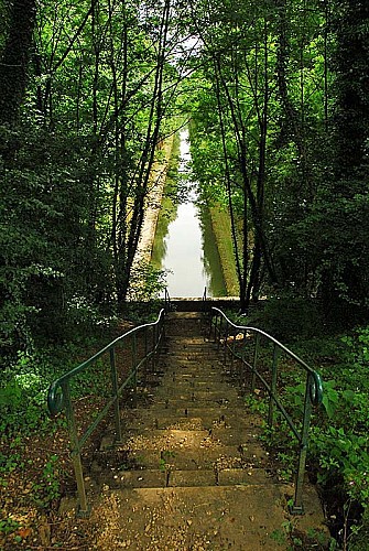 Tunnel du canal entre Champagne et Bourgogne à Noidant-Chatenoy