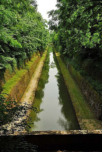 Tunnel du canal entre Champagne et Bourgogne à Noidant-Chatenoy