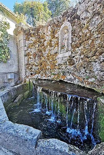 Fontaine du Badin à Noidant-le-Rocheux
