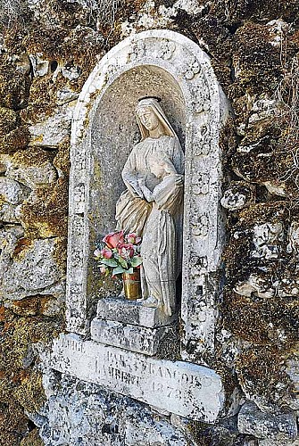 Fontaine du Badin à Noidant-le-Rocheux
