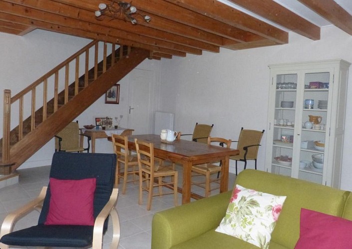 Le salon - salle de manger du gîte Au bord de Sèvre (G 764) à Coulon