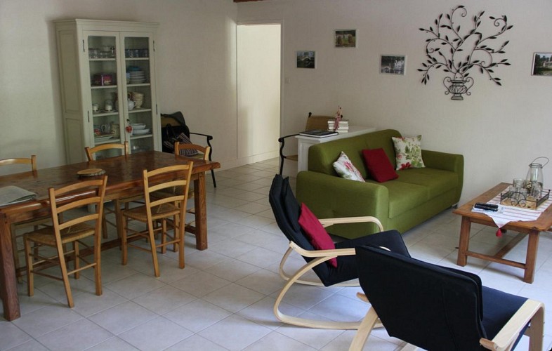 Le salon - salle de manger du gîte Au bord de Sèvre (G 764) à Coulon