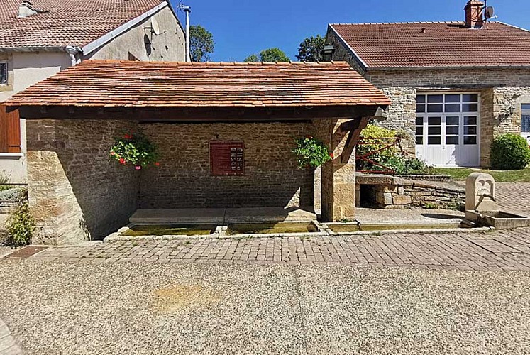 Fontaine-lavoir d'Orcevaux