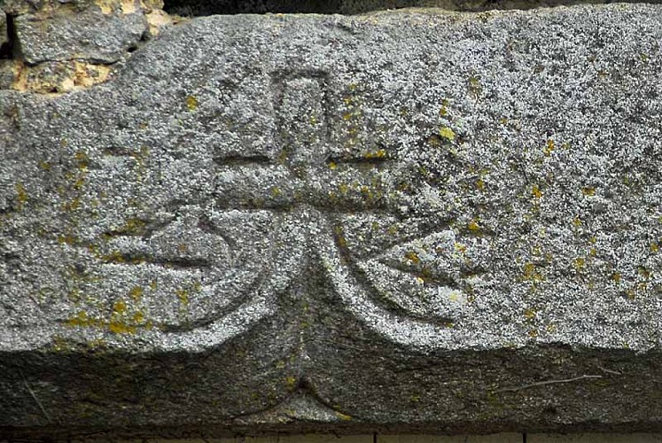 Linteau gravé à Orcevaux