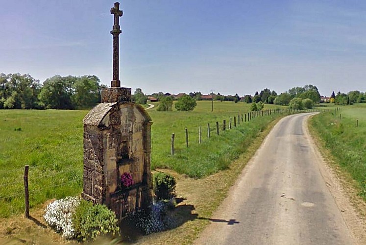Croix d'oratoire à Ouge