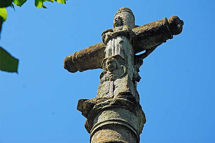 Calvaire rue du Mont à Peigney