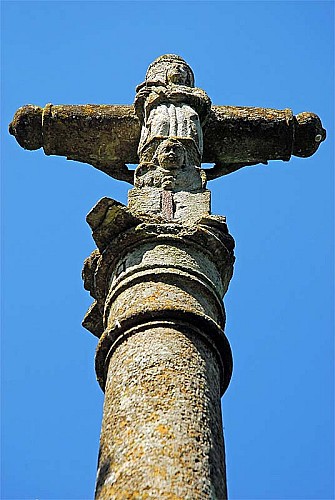 Calvaire rue du Mont à Peigney