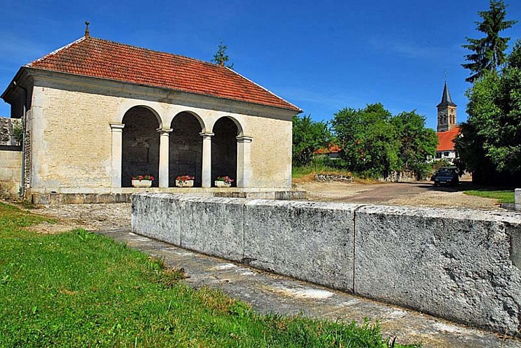 Fontaine du Mont à Perrogney-les-Fontaines