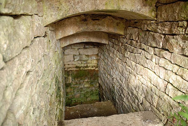 Puits de Riviere-les-Fosses