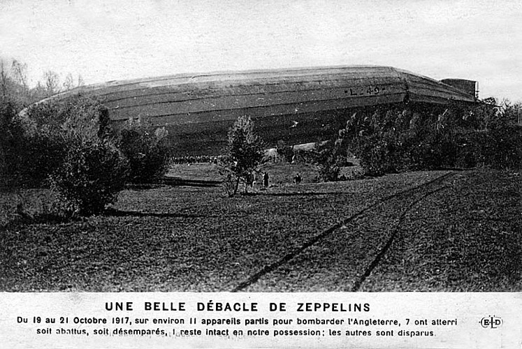 Carte postale du Zeppelin à Serqueux