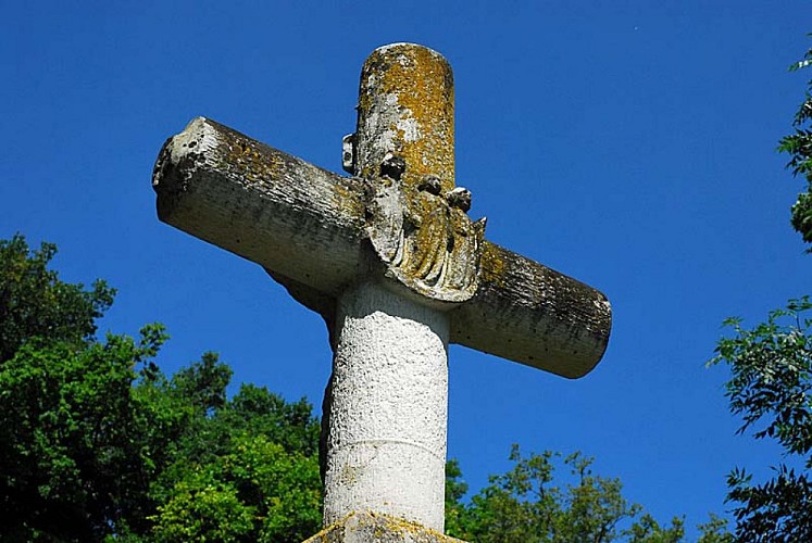 Croix des Saints-Jumeaux à Verseilles-le-Haut