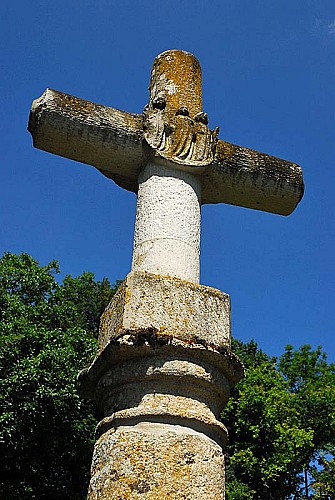 Croix des Saints-Jumeaux à Verseilles-le-Haut