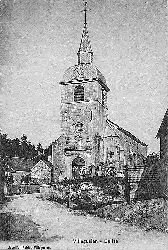 Carte postale de l'église de Villegusien