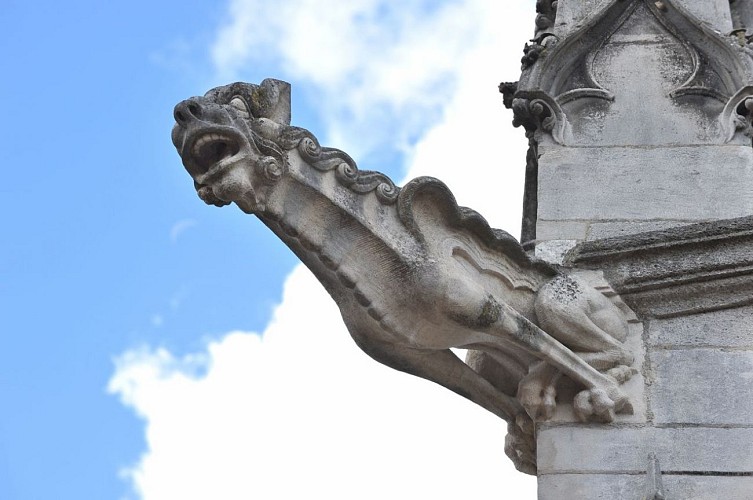 champagne 52 chaumont patrimoine religieux basilique saint jean detail phl 9872._2