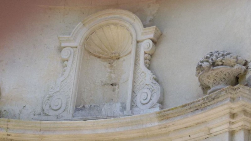 champagne 52 bourdons sur rognon porterie de l ancienne abbaye cistercienne de la crete jardin d hildegarde._4