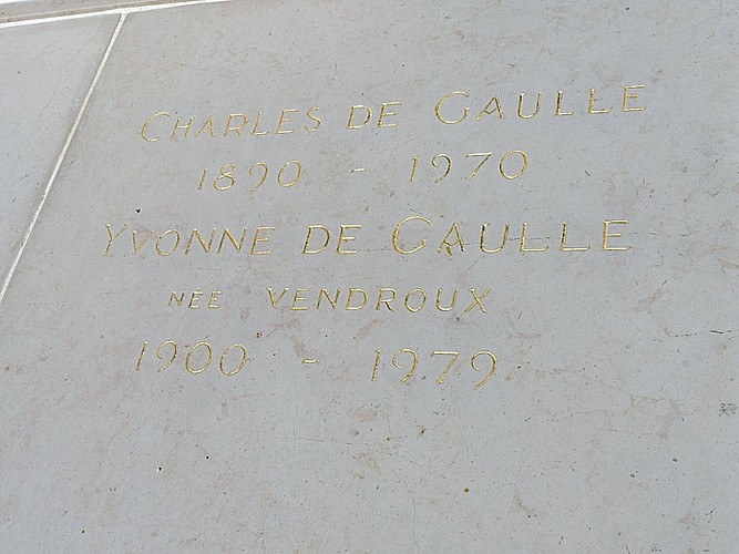 Tombe du Général de Gaulle à Colombey-les-Deux-Eglises