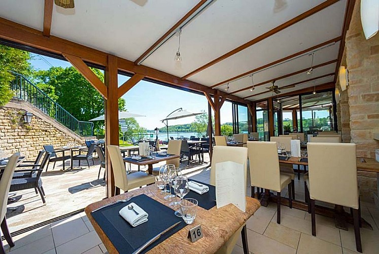 Restaurant les Voiliers - lac de la Liez