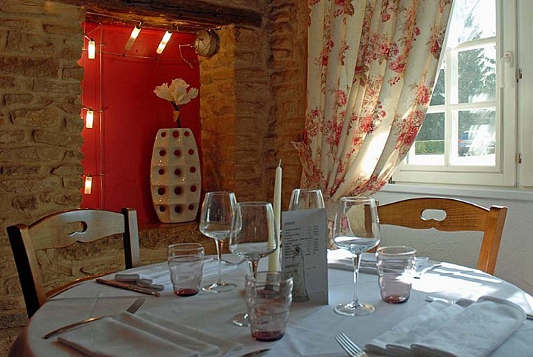 Restaurant - Auberge des 3 Provinces à Vaux-sous-Aubigny