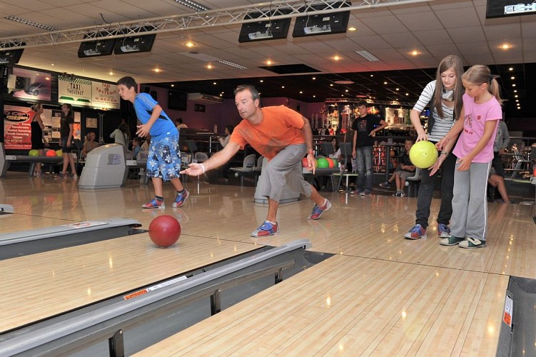 champagne 52 loisirs bowling le strike chaumont phl 2723._3