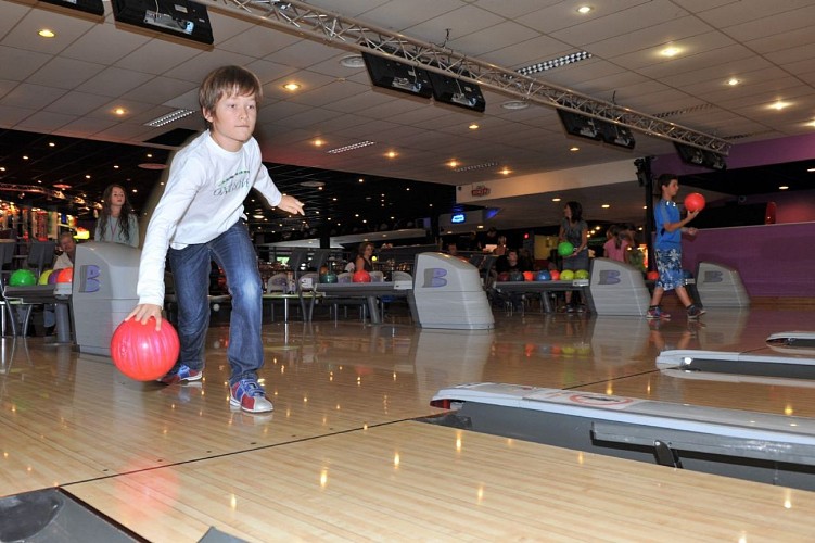 champagne 52 loisirs bowling le strike chaumont phl 2706._4