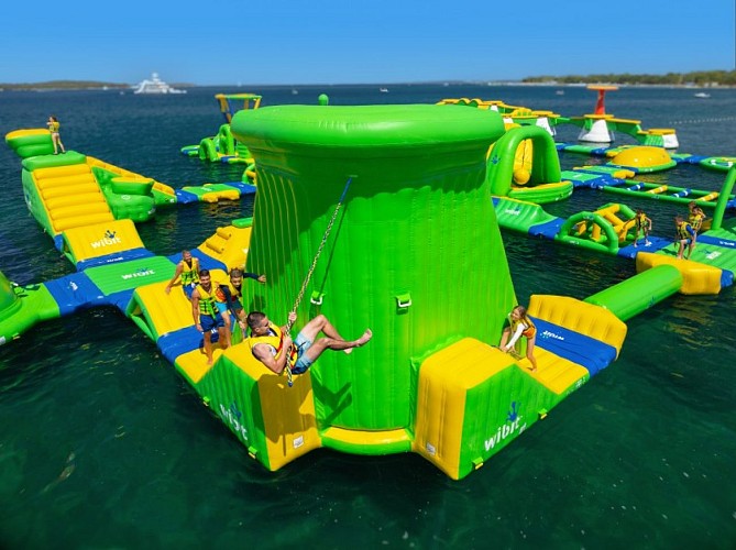 Structure Gonflable, Lake Park, Lac de la Liez, Peigney