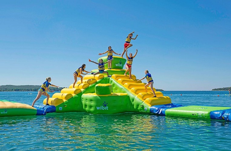 Structure Gonflable, Lake Park, Lac de la Liez, Peigney