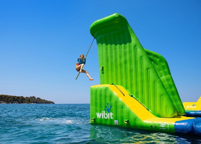 Structure Gonflable, Lake Park, Lac de la Liez, Peigney