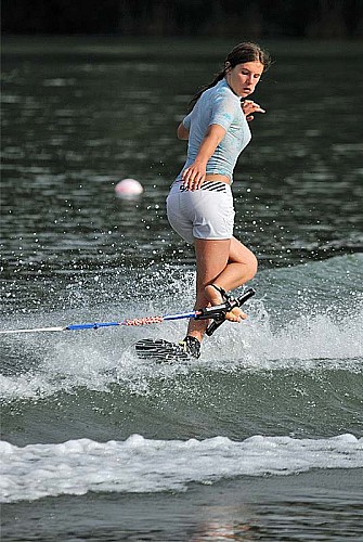 Ski nautique wakeboard au Club Nautique de la Liez