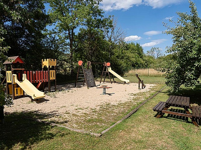 Aire de pique-nique et de jeux de Chantraines