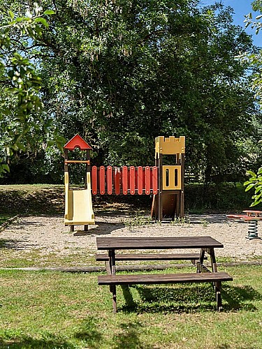 Aire de pique-nique et de jeux de Chantraines