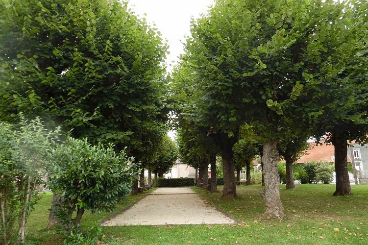 Aire de pique-nique et jeux- ROSOY-sur-AMANCE