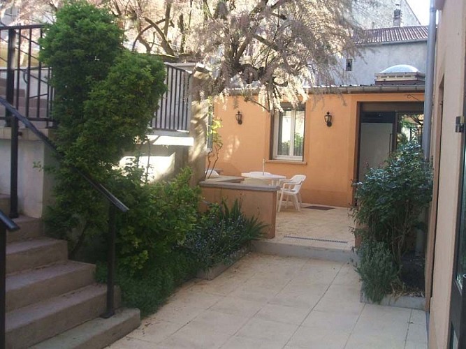 champagne 52 bourbonne les bains hotel au relais thermal terrasse._1