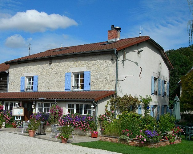 champagne 52 colombey les deux eglises la grange du relais facade 040._8