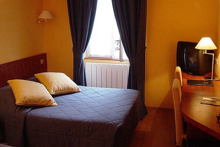 Hotel-le-cheval-blanc-langres-05-Philippe-Chardon