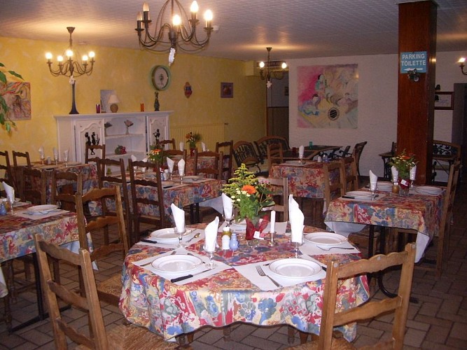 champagne 52 bourg sainte marie hotel le saint martin brasserie 3._3