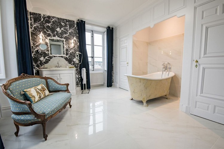 champagne 52 colombey les deux eglises hostellerie la montagne chambre 2407._5