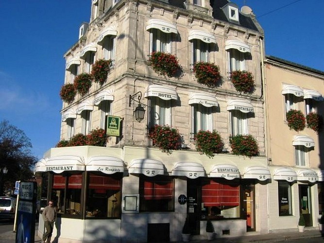 champagne 52 chaumont hotel les remparts facade 0486._8