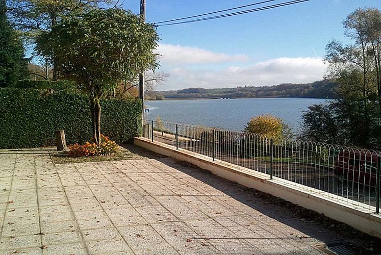 Gite le chalet - lac de Charmes à Changey