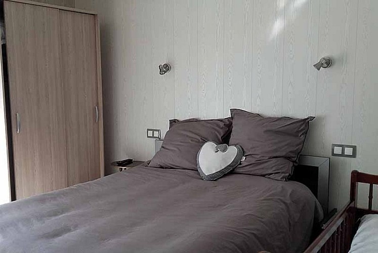 Gite le chalet - lac de Charmes à Changey