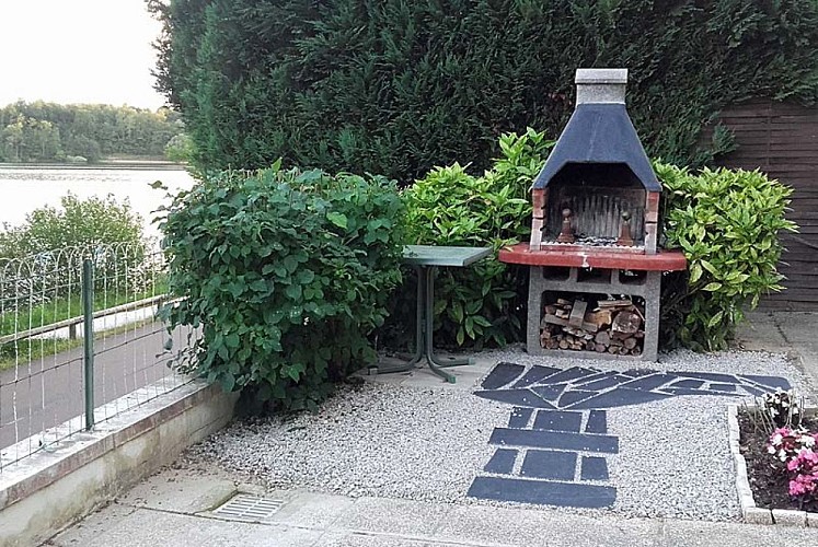 Gite le chalet - lac de Charmes à Changey